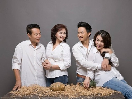 Lộ diện anh trai nam tính của Hồng Quế - 3