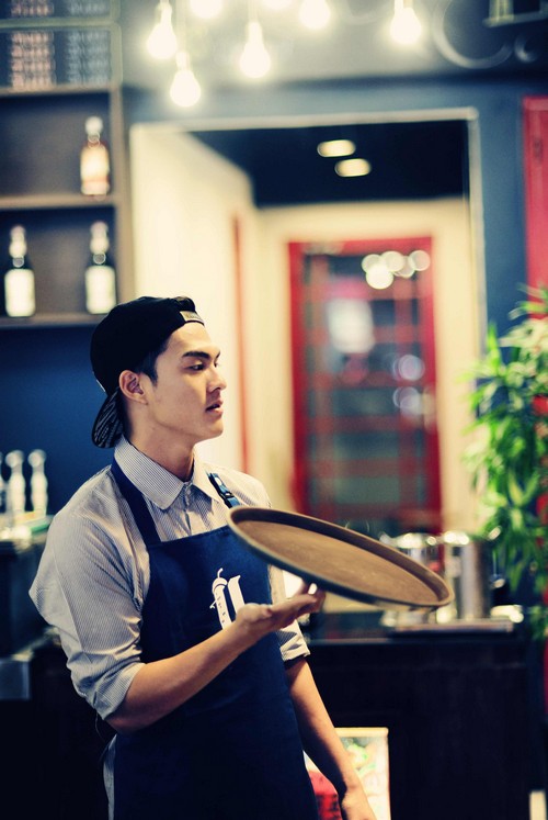 Lâm Vinh Hải bỏ nhảy đi làm phục vụ - 11