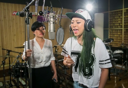 Phương Vy lần đầu mang bố lên sân khấu - 14