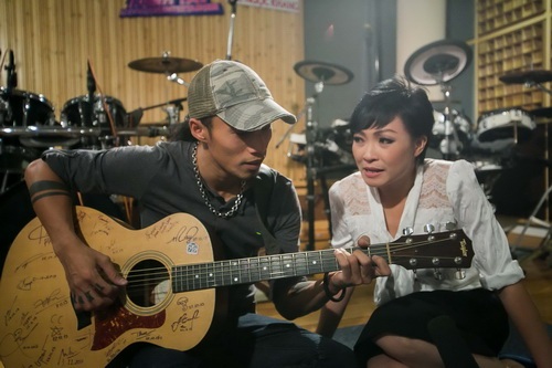 Phương Vy lần đầu mang bố lên sân khấu - 4