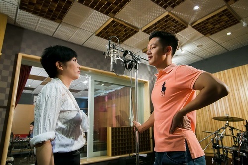 Phương Vy lần đầu mang bố lên sân khấu - 3