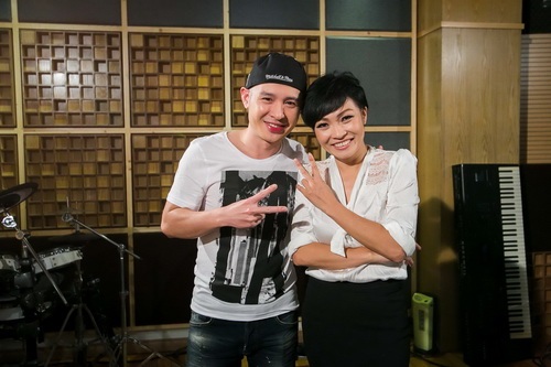 Phương Vy lần đầu mang bố lên sân khấu - 9