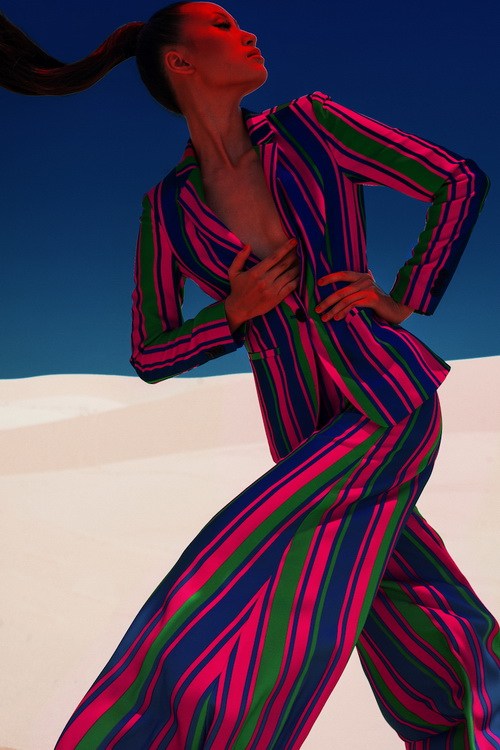 Trang Khiếu nóng bỏng đồ kẻ sọc giá 1.000 đô - 6