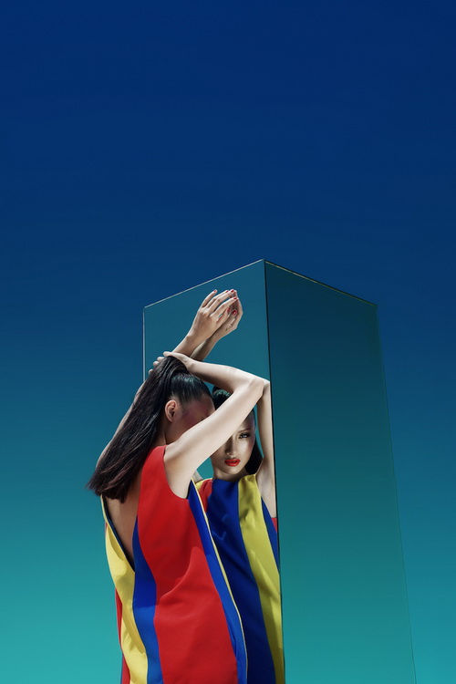 Trang Khiếu nóng bỏng đồ kẻ sọc giá 1.000 đô - 12