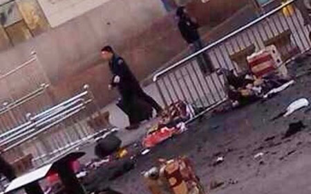 TQ: Nổ kinh hoàng tại nhà ga ở Tân Cương - 1