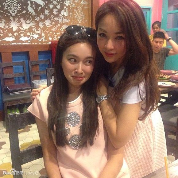 Nong Poy lộ nét nam tính vì trang điểm - 8