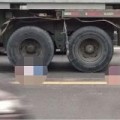 Tin tức - Mẹ nhẫn tâm ném 2 con vào gầm xe tải