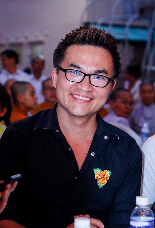 Vy Oanh cười rạng rỡ kêu gọi mọi người ăn chay - 14