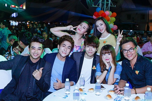 Vy Oanh cười rạng rỡ kêu gọi mọi người ăn chay - 10