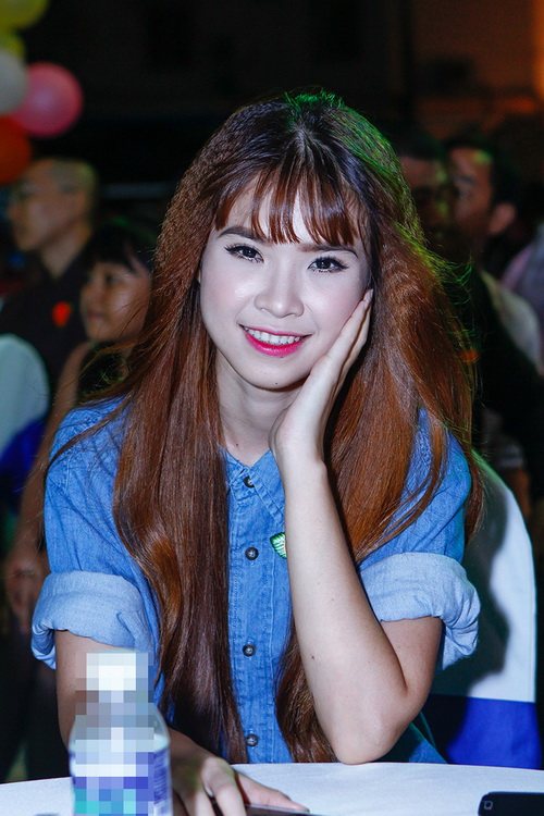 Vy Oanh cười rạng rỡ kêu gọi mọi người ăn chay - 11