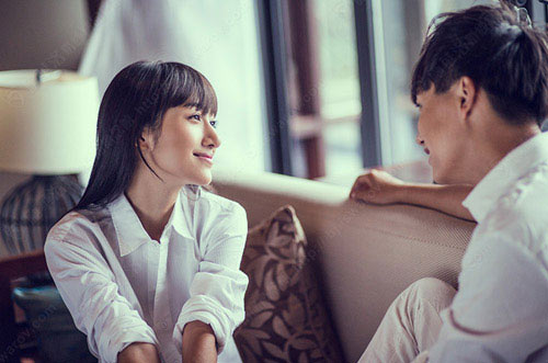 Giàu có, anh đổi xe, đổi cả... vợ - 1