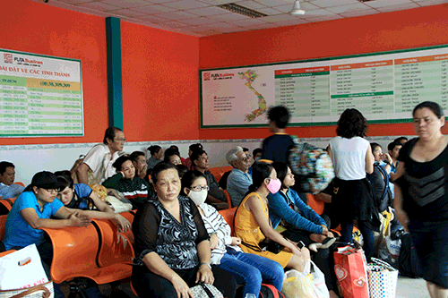 Vật vã trở lại thành phố sau kì nghỉ dài - 5