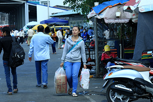 Vật vã trở lại thành phố sau kì nghỉ dài - 3