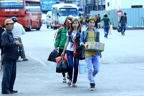 Vật vã trở lại thành phố sau kì nghỉ dài - 16