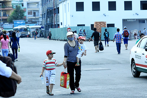 Vật vã trở lại thành phố sau kì nghỉ dài - 14