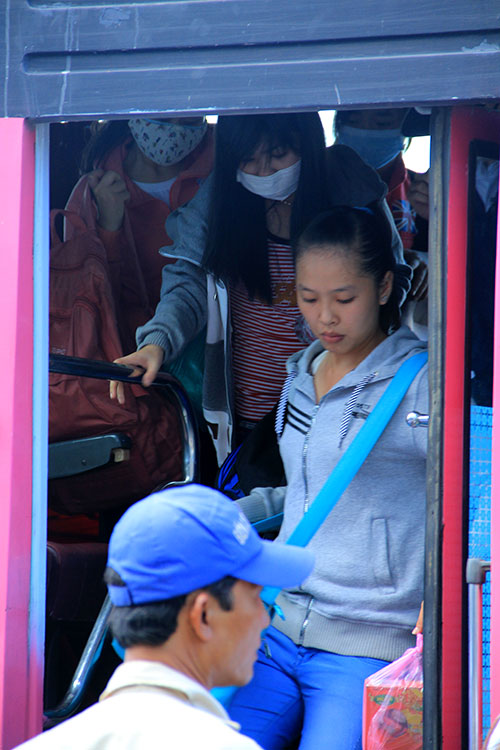 Vật vã trở lại thành phố sau kì nghỉ dài - 4