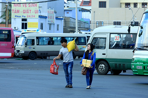 Vật vã trở lại thành phố sau kì nghỉ dài - 2