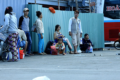 Vật vã trở lại thành phố sau kì nghỉ dài - 7