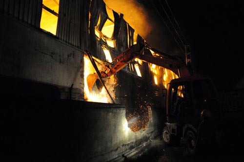 Cháy lớn tại nhà máy giấy ở Bắc Ninh - 7