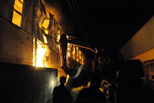 Cháy lớn tại nhà máy giấy ở Bắc Ninh - 8