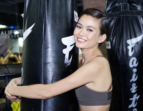 Mâu Thanh Thủy sexy và bốc lửa ngày trở lại - 1