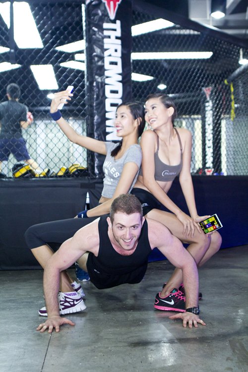 Mâu Thanh Thủy sexy và bốc lửa ngày trở lại - 11