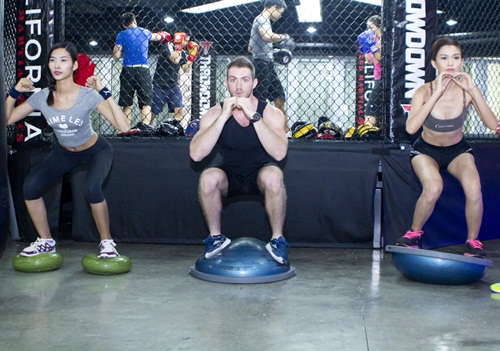 Mâu Thanh Thủy sexy và bốc lửa ngày trở lại - 8