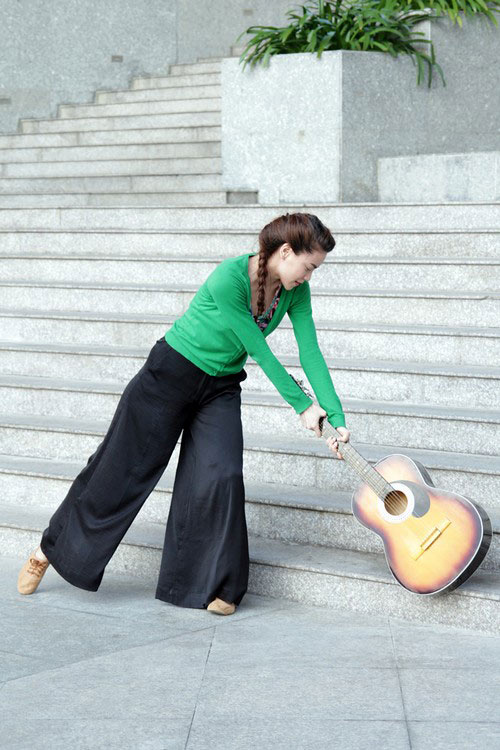 Hà Hồ múa liên tục dưới trời nắng gắt - 7