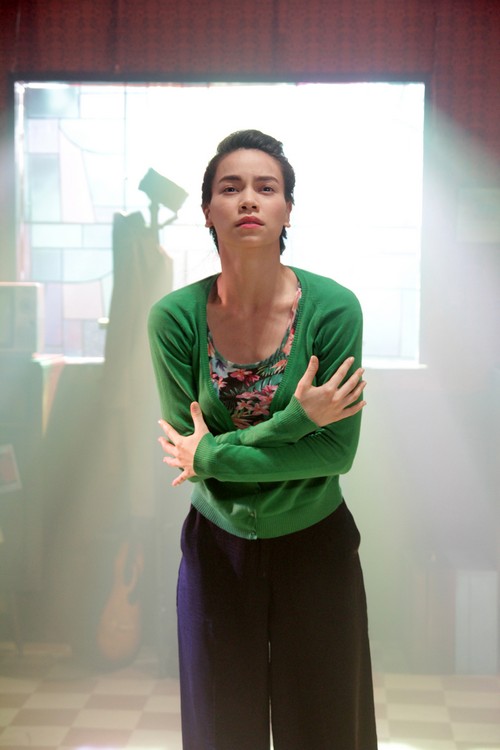 Hà Hồ múa liên tục dưới trời nắng gắt - 14