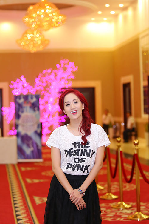 Khánh Thi nhí nhảnh bên học trò cưng - 2