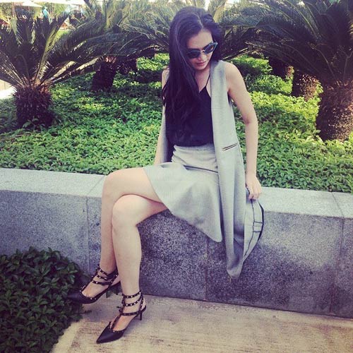 Thùy Dung biến đồ dạo phố thành dự tiệc tài tình - 3