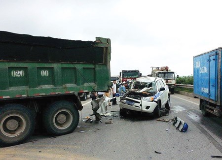 Đám tang đẫm nước mắt của 3 CSGT tử nạn - 1