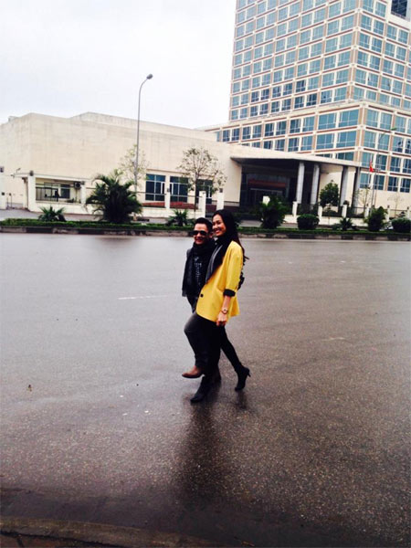 Lộ ảnh Bằng Kiều hôn Dương Mỹ Linh trên biển? - 6