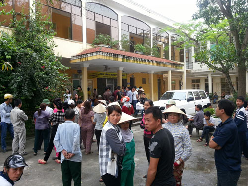 Vợ bị chồng đâm chết khi đang chờ khám bệnh - 1