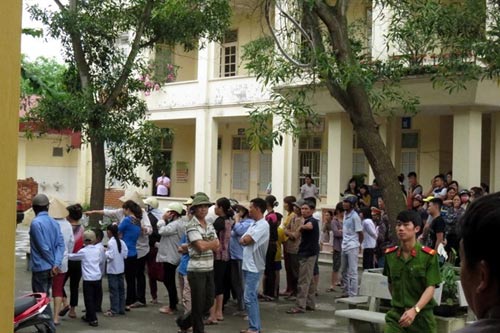 Bị đâm chết sau khi tố chồng lột quần ở công ty - 2