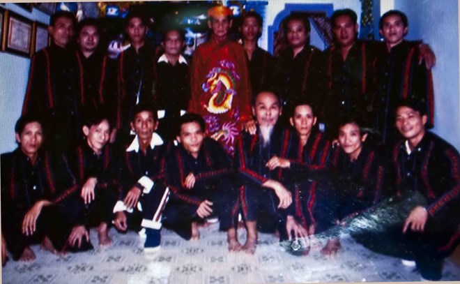 40 năm đi xin xác chết #039;mồ côi#039; về chôn cất - 2