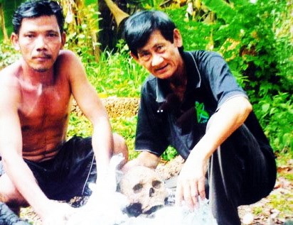 40 năm đi xin xác chết #039;mồ côi#039; về chôn cất - 4