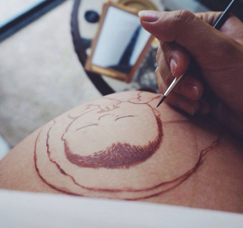 Gặp mẹ ‘nghiện’ vẽ tranh trên bụng bầu - 8