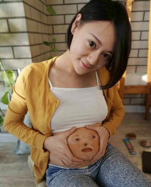 Gặp mẹ ‘nghiện’ vẽ tranh trên bụng bầu - 3