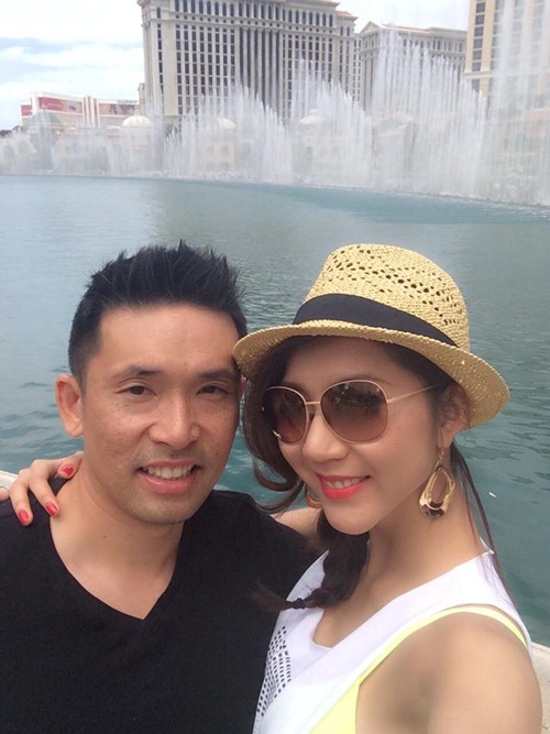 Ngọc Quyên hôn chồng lãng mạn giữa quán cafe - 9