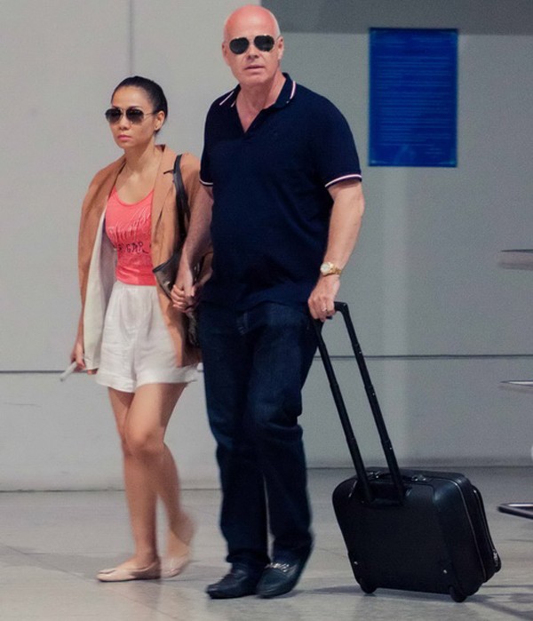 Những cô dâu cứng tuổi của showbiz Việt - 10