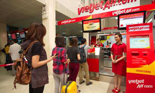Nữ hành khách quấy rối, máy bay phải quay đầu - 1