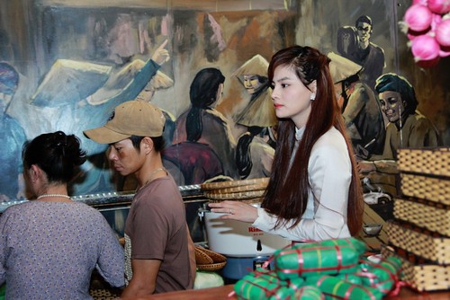 Con gái Vũ Thu Phương điệu đà bên mẹ - 4
