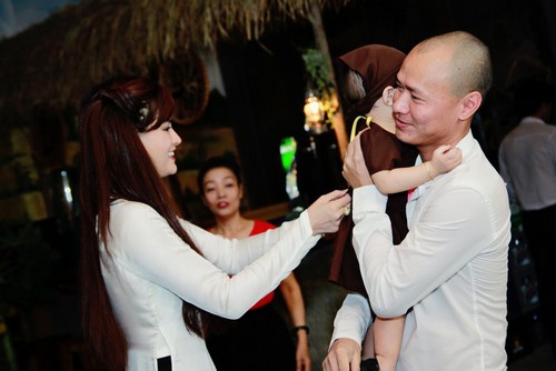 Con gái Vũ Thu Phương điệu đà bên mẹ - 7