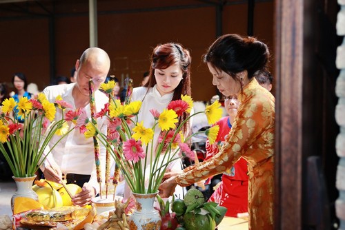 Con gái Vũ Thu Phương điệu đà bên mẹ - 8