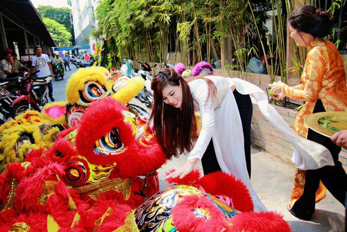 Con gái Vũ Thu Phương điệu đà bên mẹ - 10