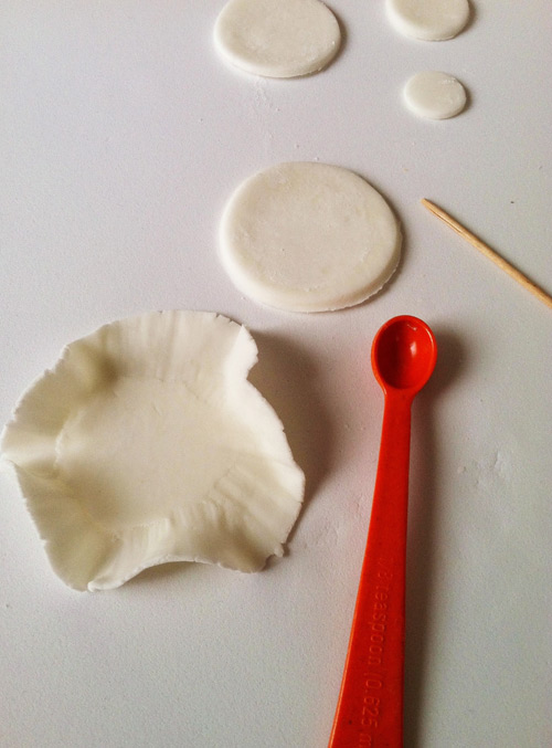 Nặn fondant hình hoa đơn giản mà đẹp - 2