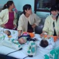 Tin tức - TP.HCM tiêm vacxin sởi ở trường học