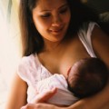 Làm mẹ - 6 nguy hiểm vô hình khi cho con bú