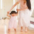 Làm mẹ - Mẹ chồng mắng vì bế con cắp nách